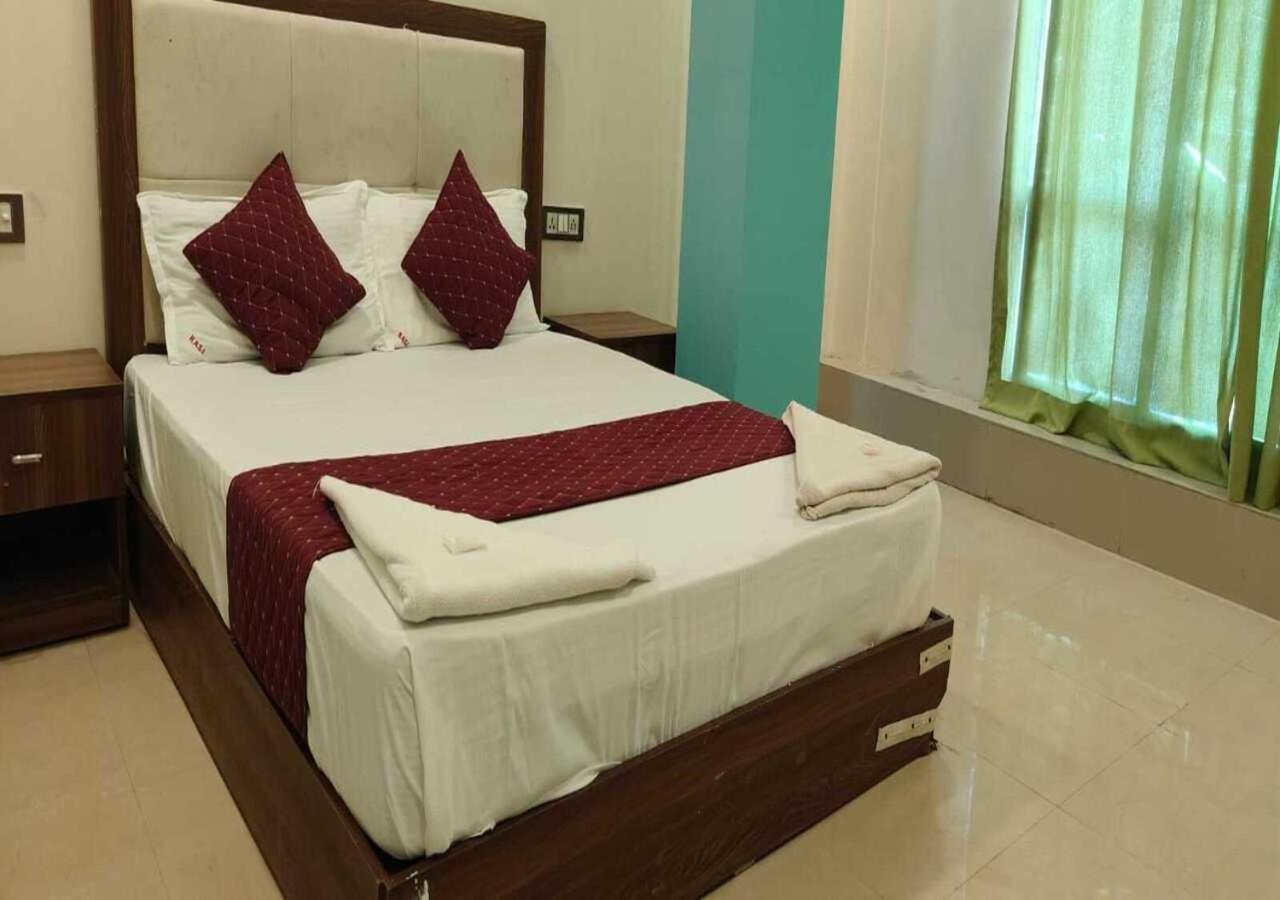 Hotel Blue Sky Residency Mumbai Exteriör bild